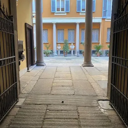 Center Of - Brera The Art Of Living